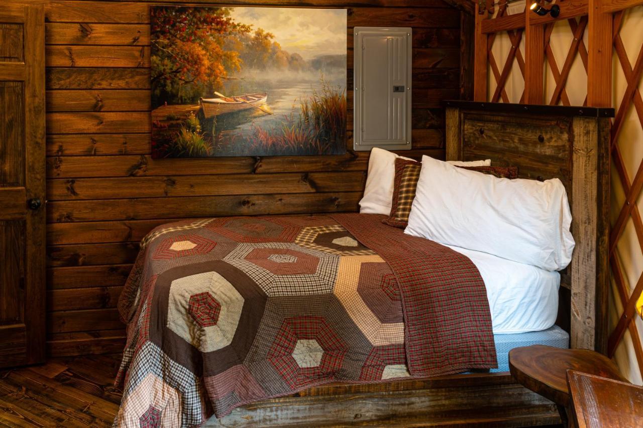 Tranquil Haven Luxy Yurt - Creekside Glamping With Private Hot Tub Villa Topton Kültér fotó